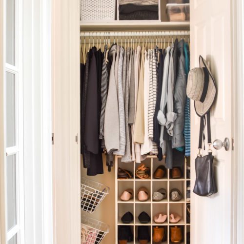 7 easy tips for maximizing clothing space in your small closet (no power tools required!)