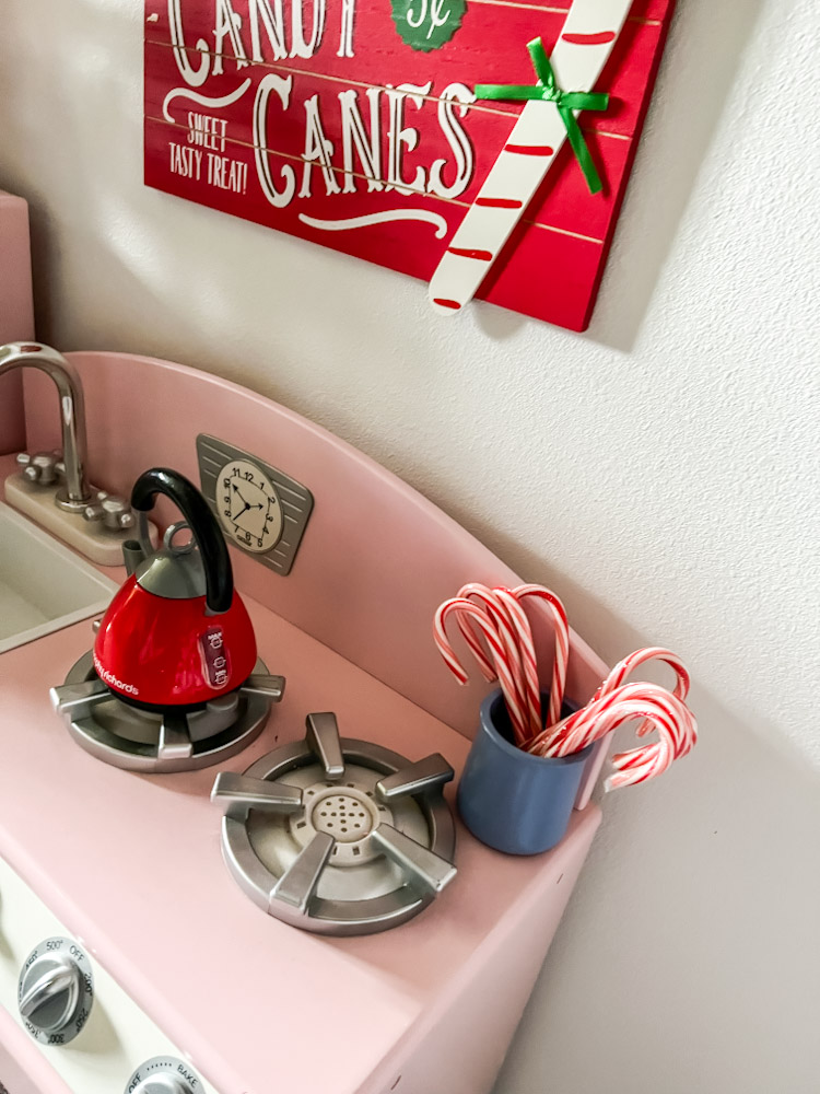 christmas play kitchen candy canes